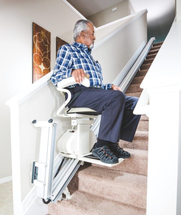 Pinnacle Sl600 Premium Straight Stair Lift Sold In Milwaukee Bild