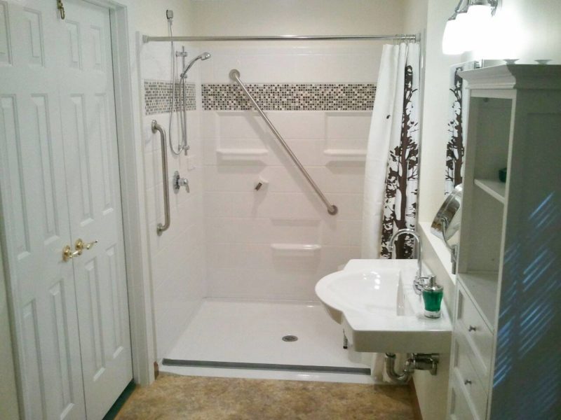 6 Benefits of Fiberglass Roll-in Shower Surrounds | BILD Accessibility